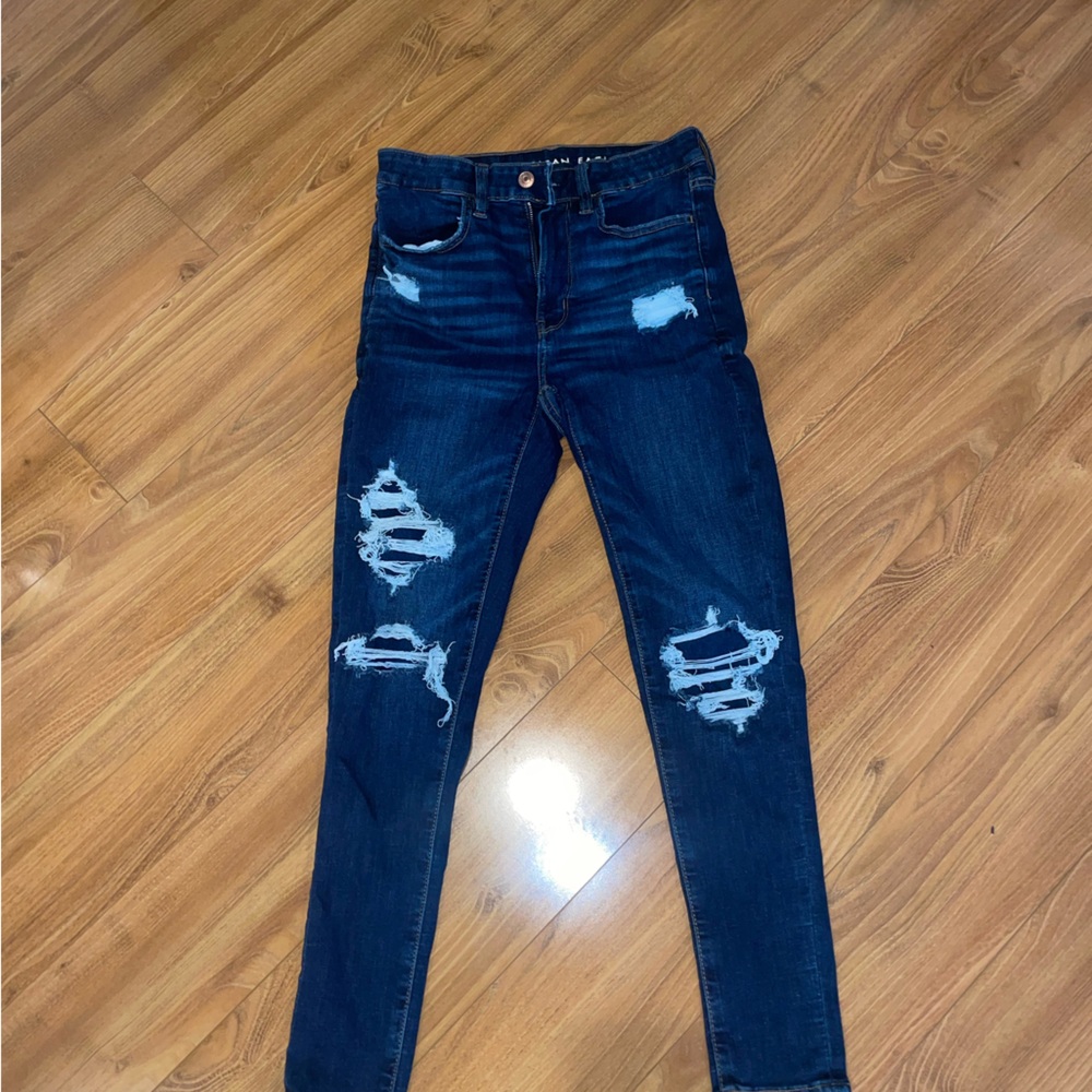 Comfortable ripped stretchy jeans!